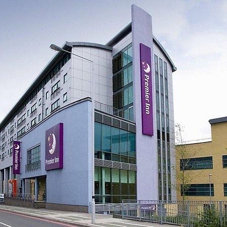 Premier Inn London Wimbledon South Exterior foto