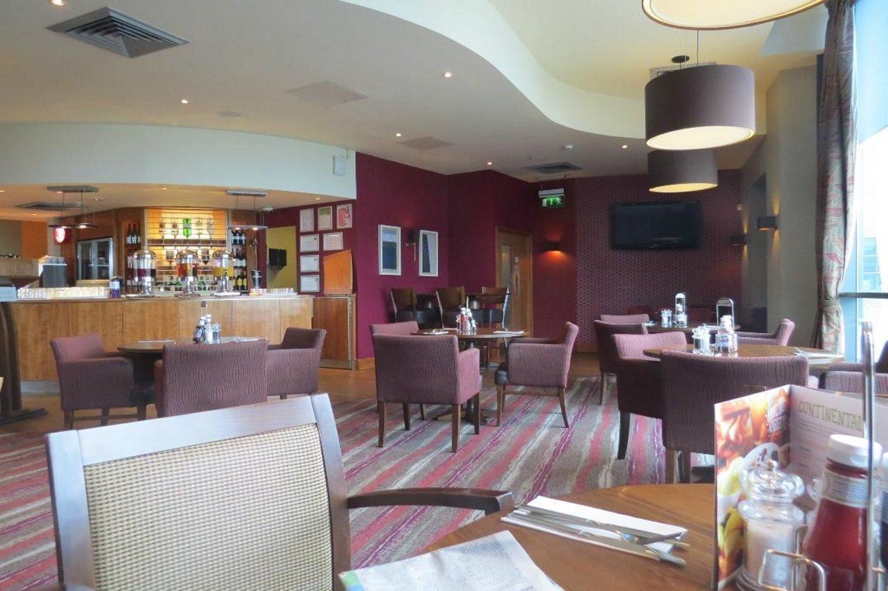Premier Inn London Wimbledon South Exterior foto